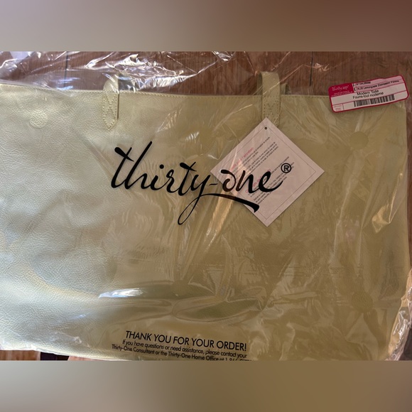 Thirty-one Modern Tote Bag - Picture 2 of 6